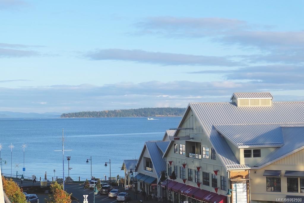 412-9805 Second St, Sidney, BC - Outdoor With View