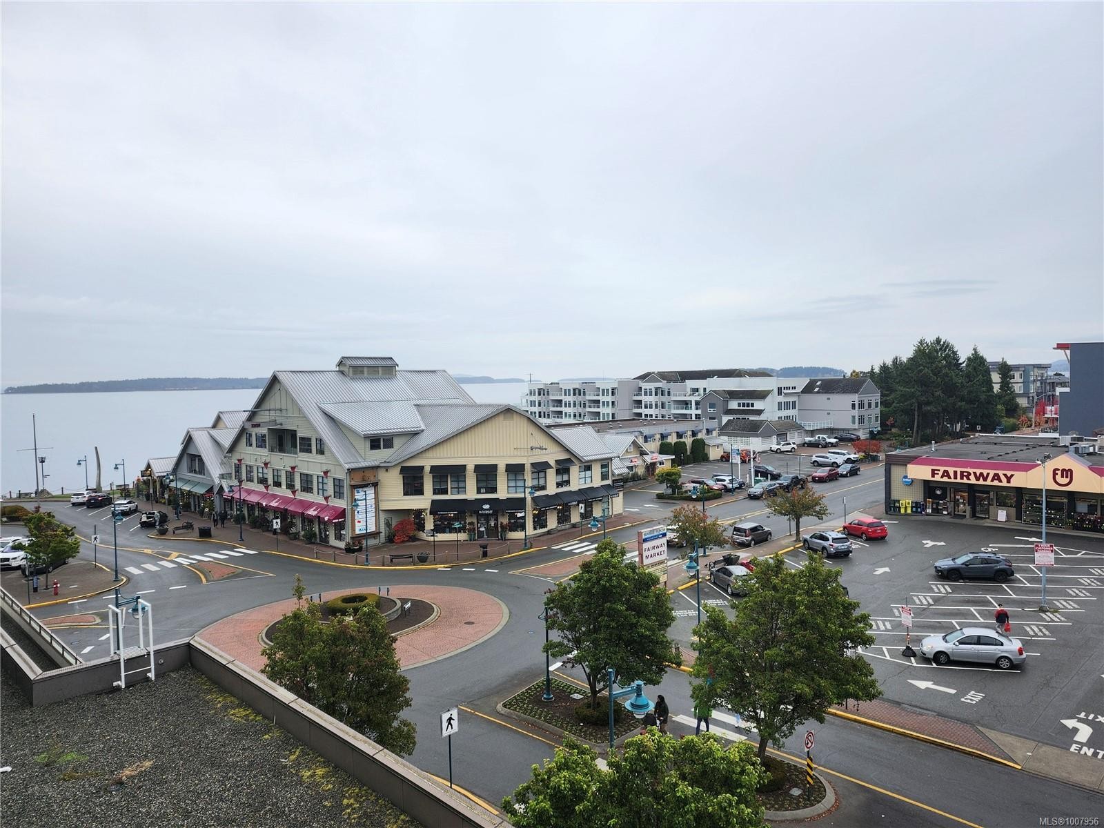 412-9805 Second St, Sidney, BC - Outdoor With View