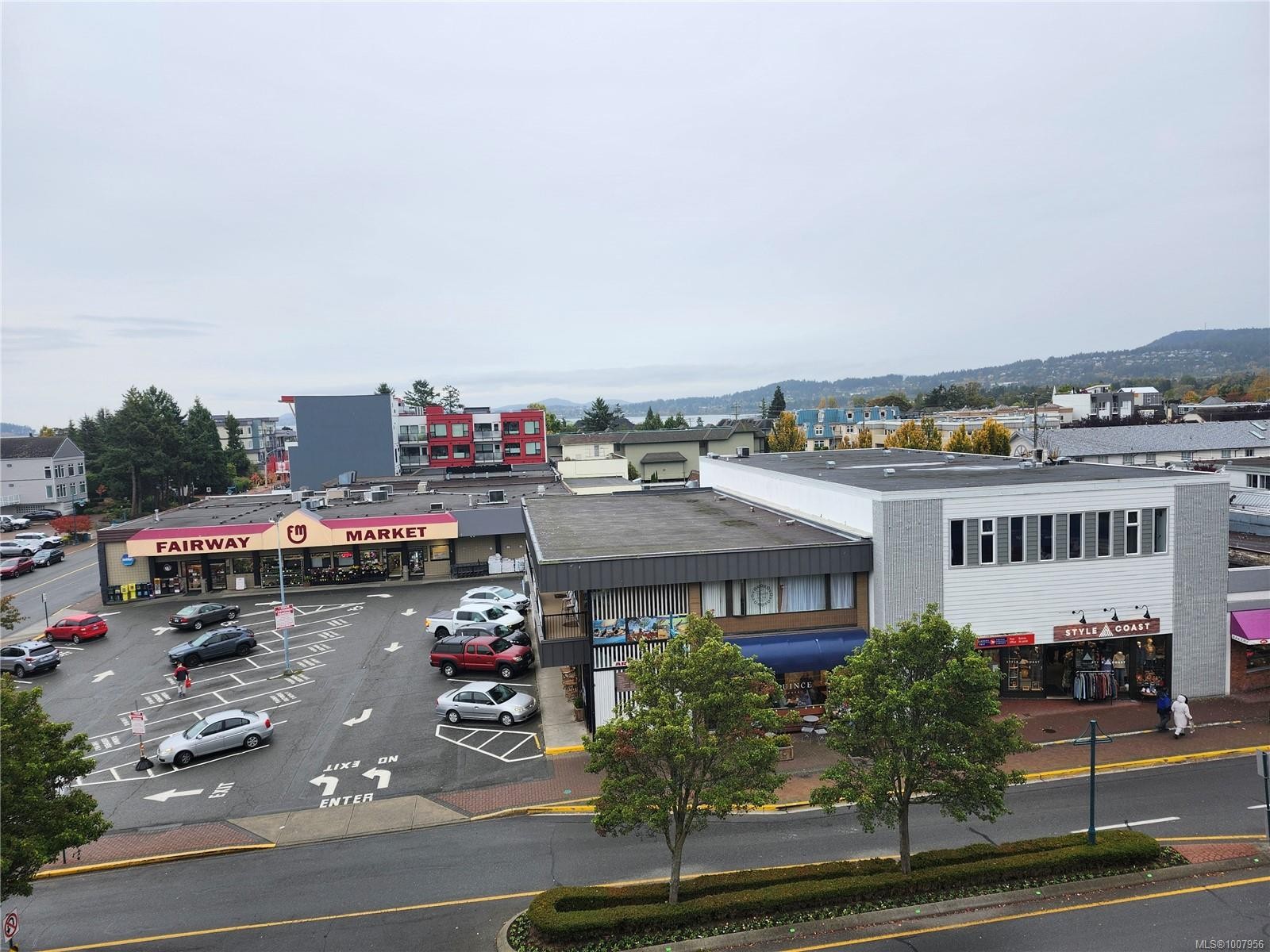 412-9805 Second St, Sidney, BC - Outdoor With View