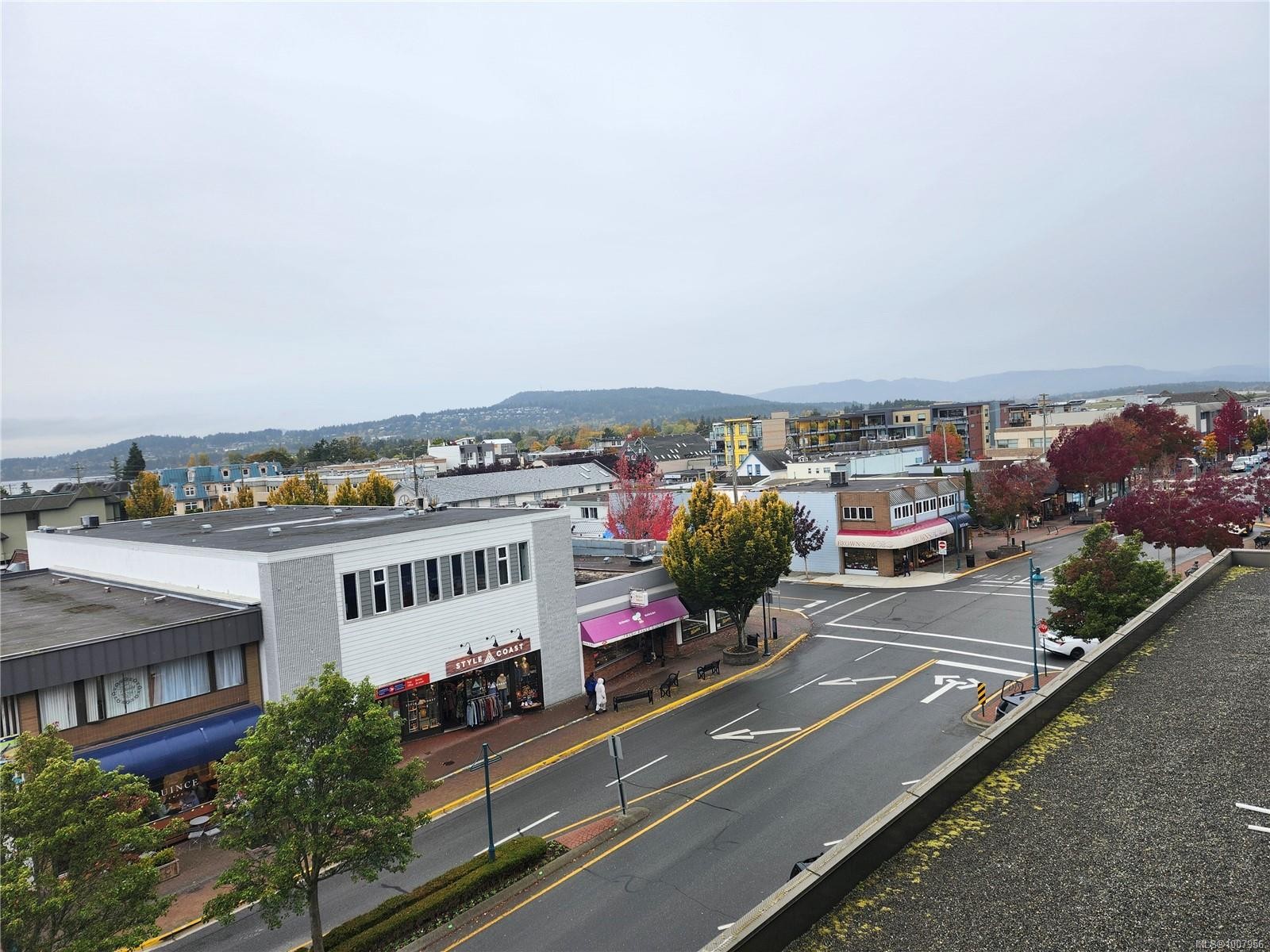 412-9805 Second St, Sidney, BC - Outdoor With View