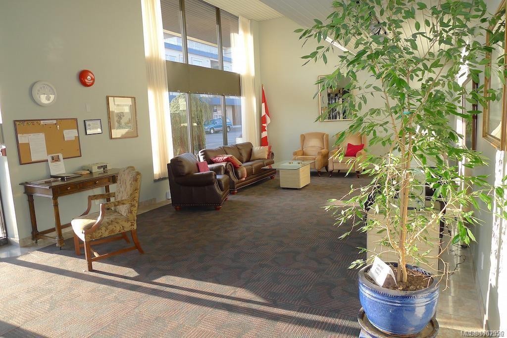 412-9805 Second St, Sidney, BC - Photo Showing Other Room