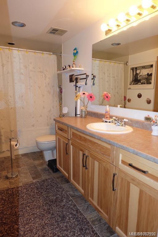 412-9805 Second St, Sidney, BC - Indoor Photo Showing Bathroom