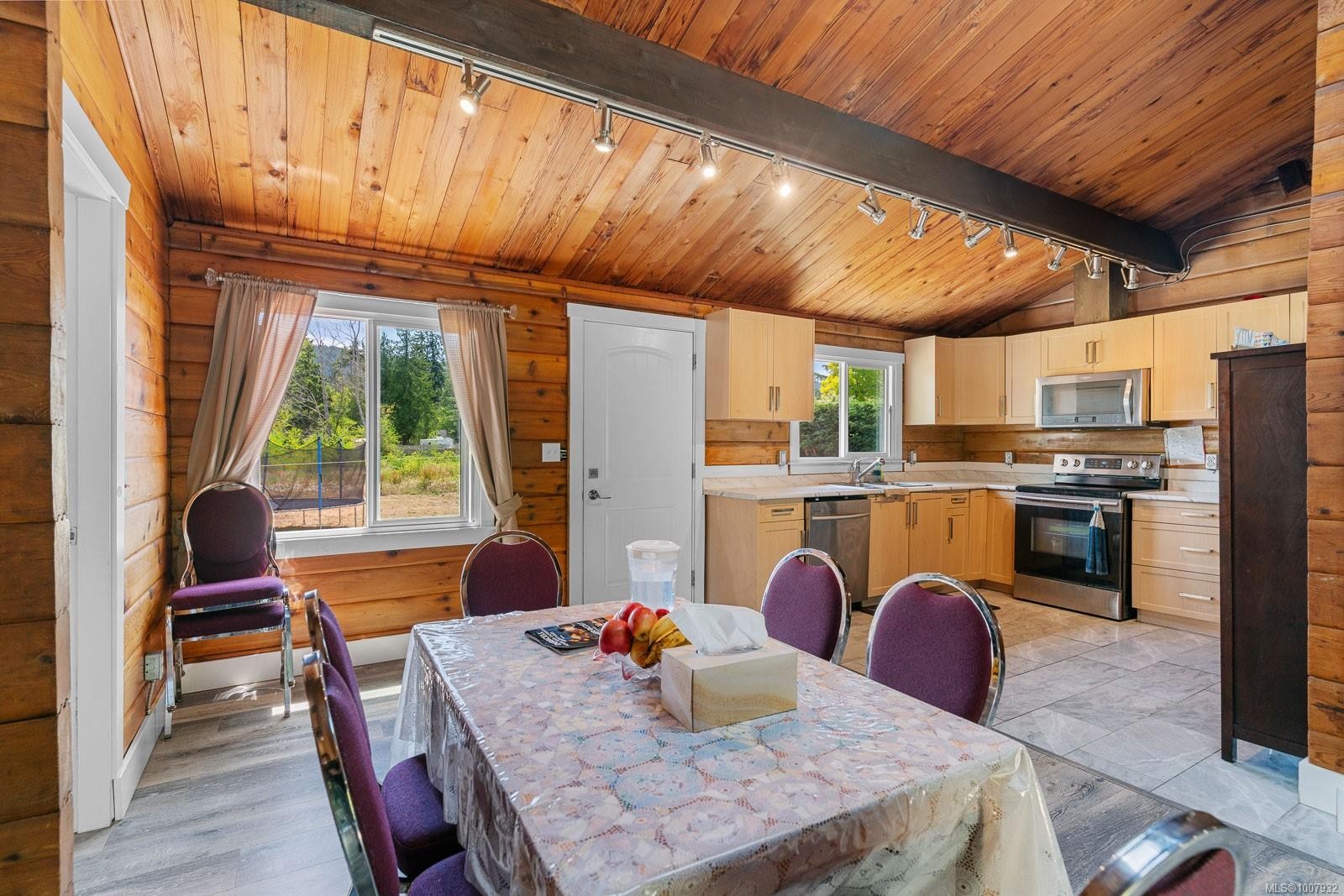 7405/7425 Lantzville Rd, Lantzville, BC