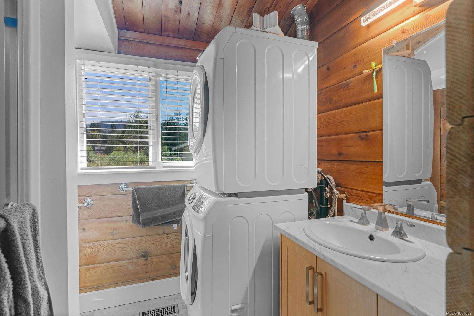 7405/7425 Lantzville Rd, Lantzville, BC