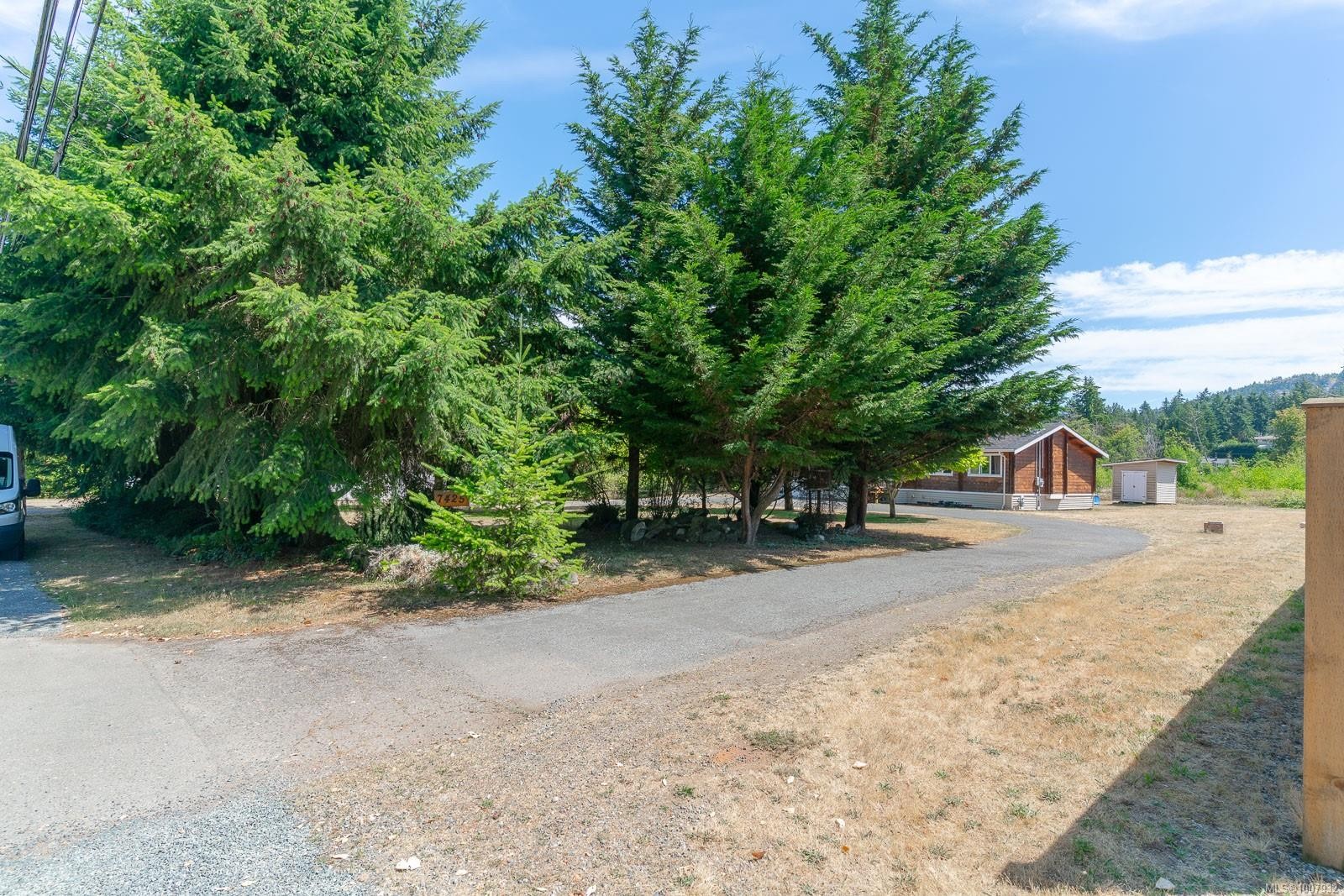 7405/7425 Lantzville Rd, Lantzville, BC