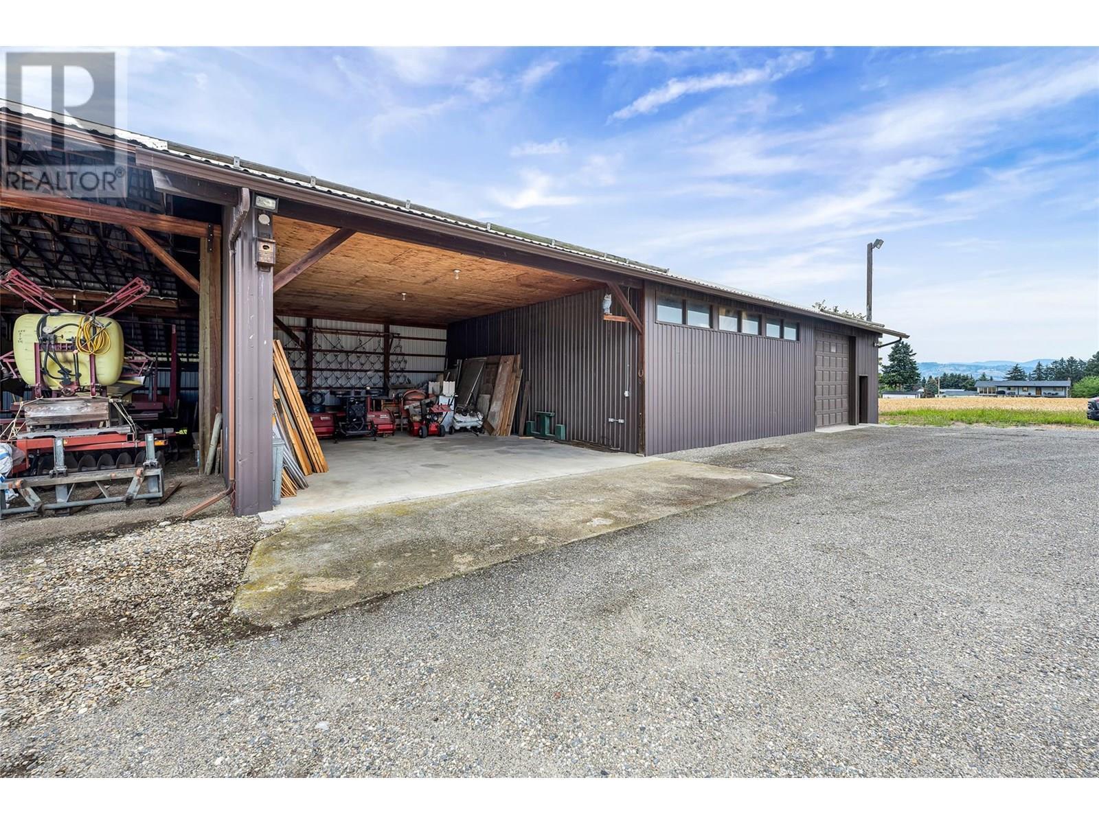 202 Stepping Stones Crescent, Spallumcheen, BC