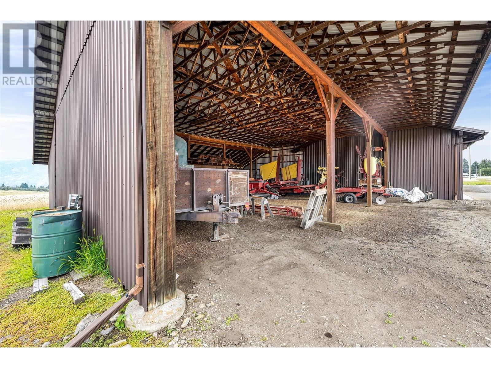 202 Stepping Stones Crescent, Spallumcheen, BC