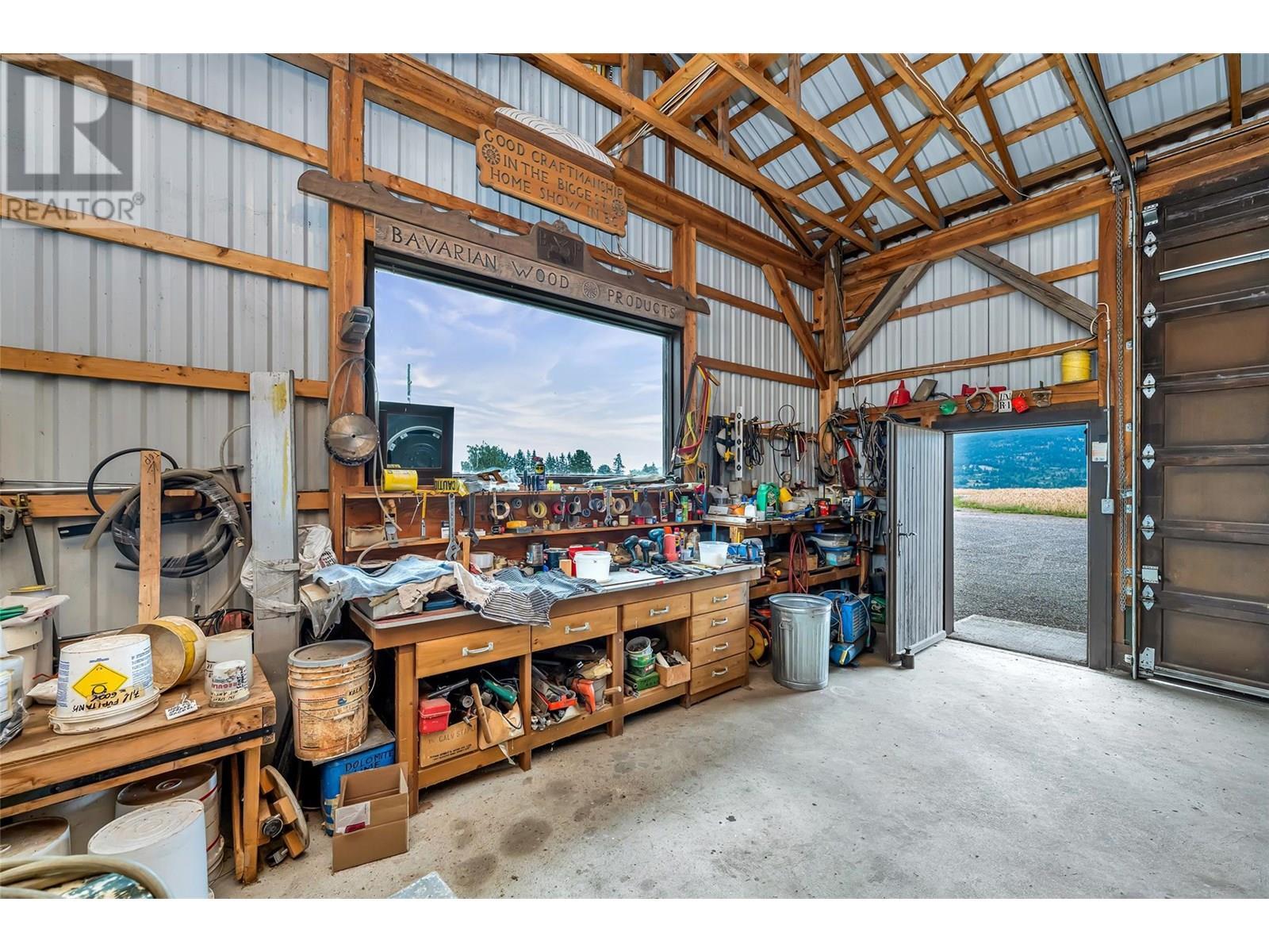 202 Stepping Stones Crescent, Spallumcheen, BC