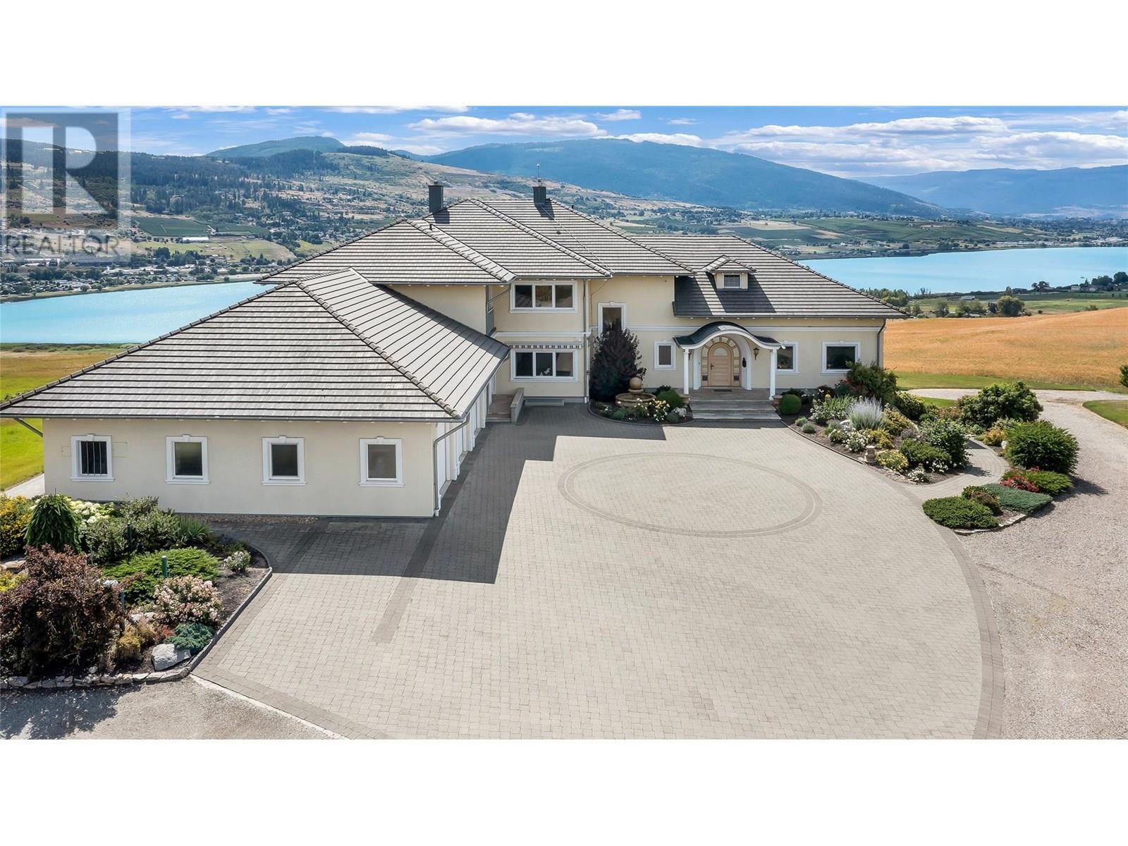 202 Stepping Stones Crescent, Spallumcheen, BC