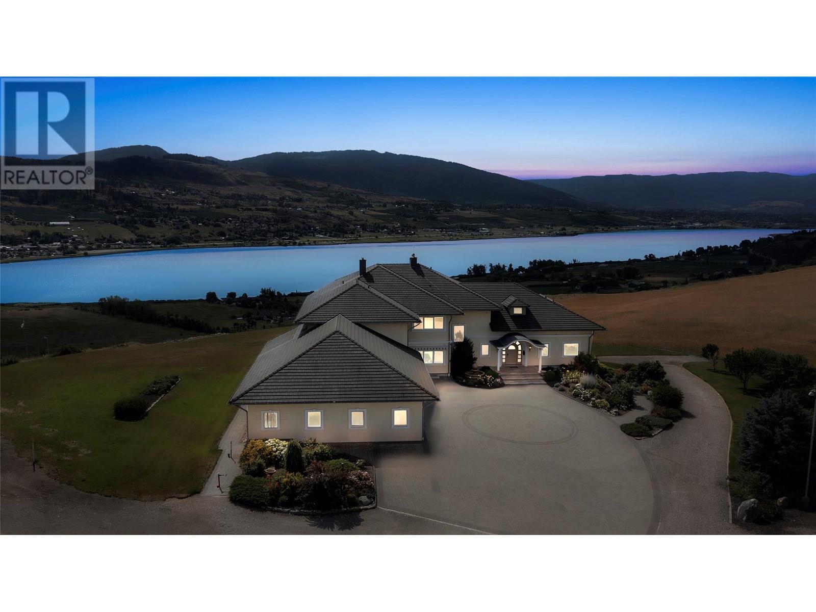 202 Stepping Stones Crescent, Spallumcheen, BC