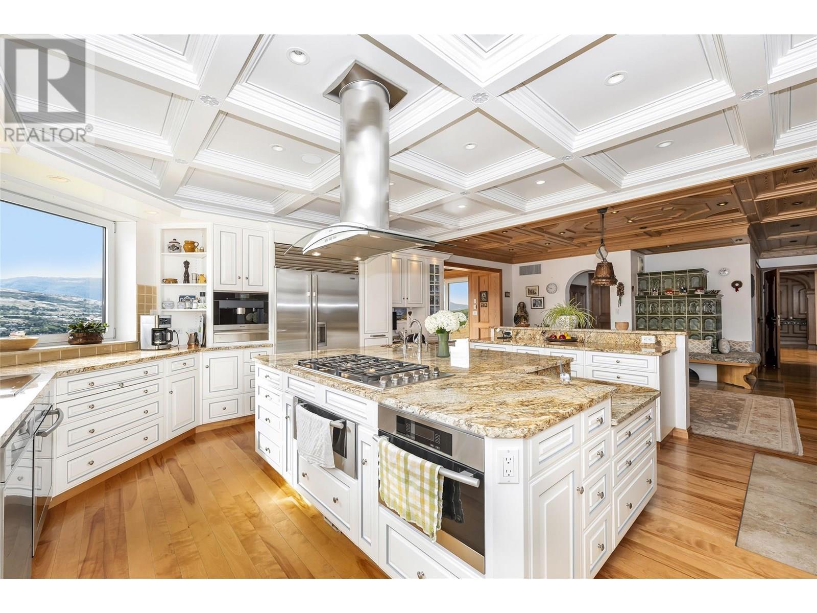 202 Stepping Stones Crescent, Spallumcheen, BC