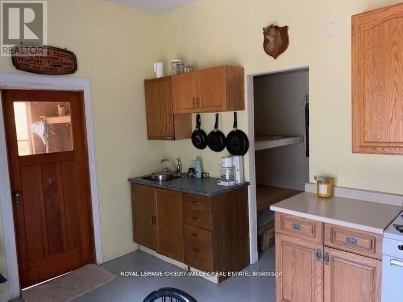 Sleeping Cabin - 246 Hickey Trail, Hastings Highlands, ON - Indoor