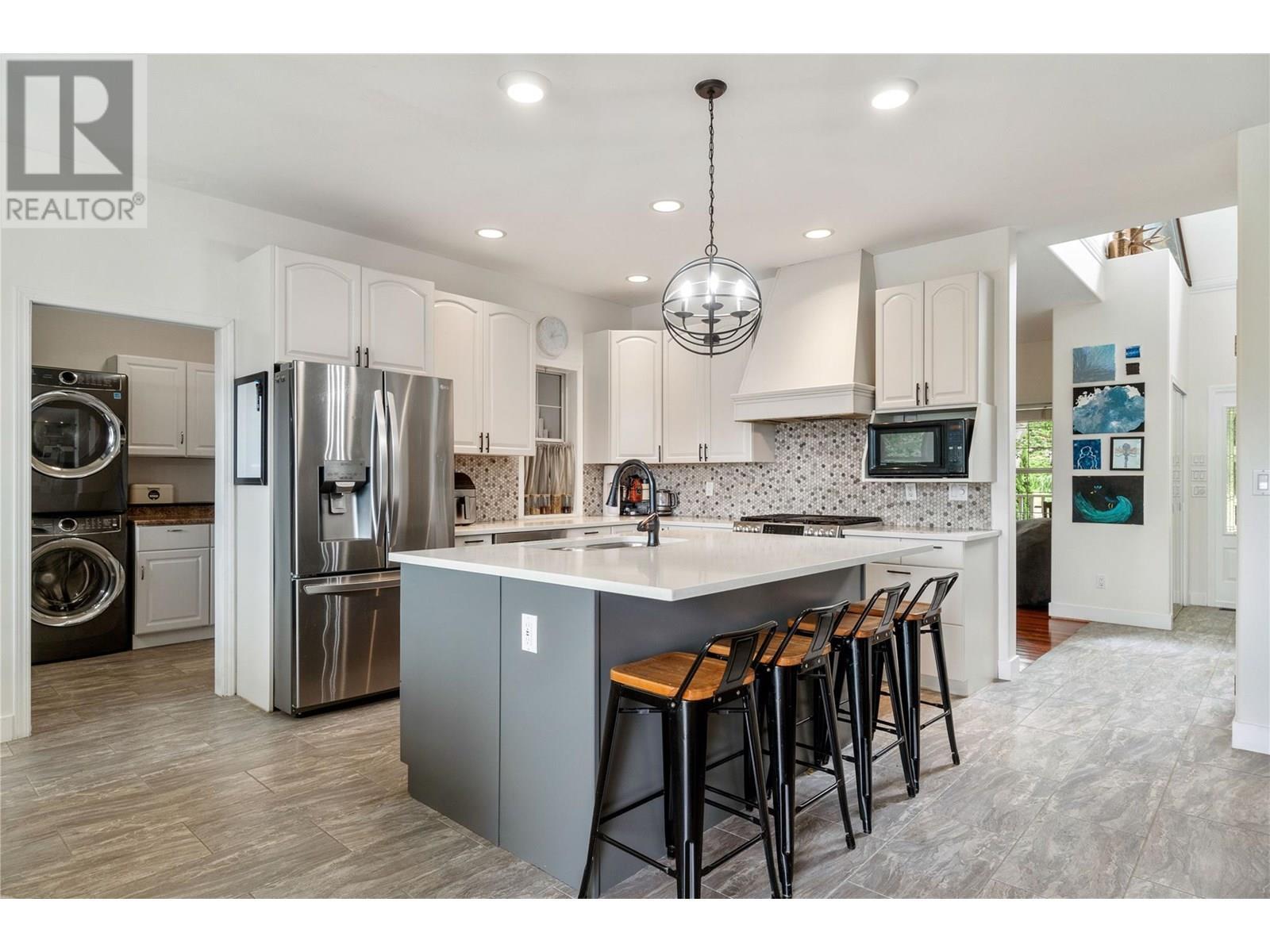 2662 Blind Bay Road, Blind Bay, BC - Indoor Photo Showing Kitchen With Upgraded Kitchen
