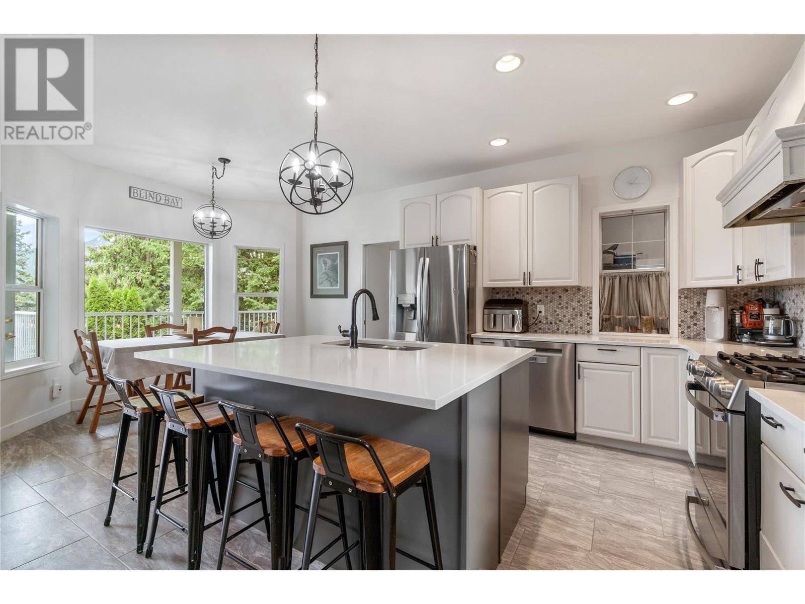 2662 Blind Bay Road, Blind Bay, BC - Indoor Photo Showing Kitchen With Upgraded Kitchen