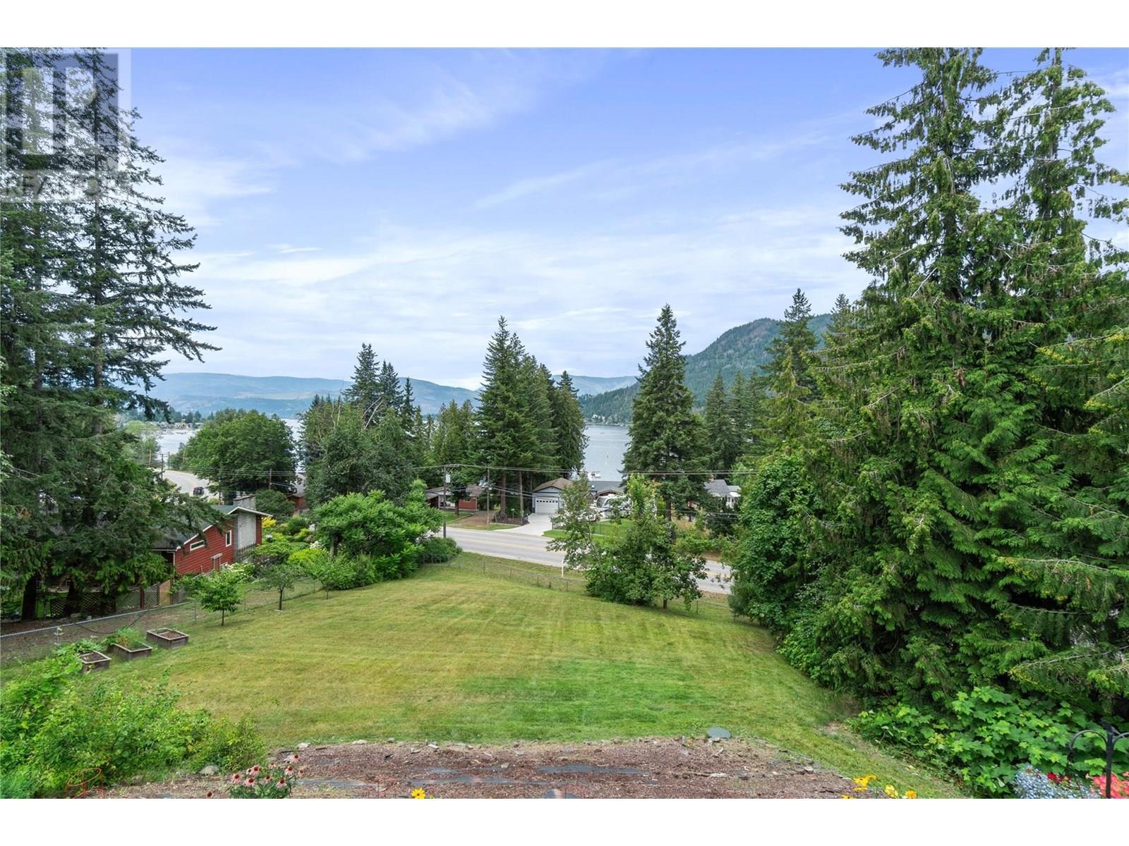 2662 Blind Bay Road, Blind Bay, BC - Outdoor