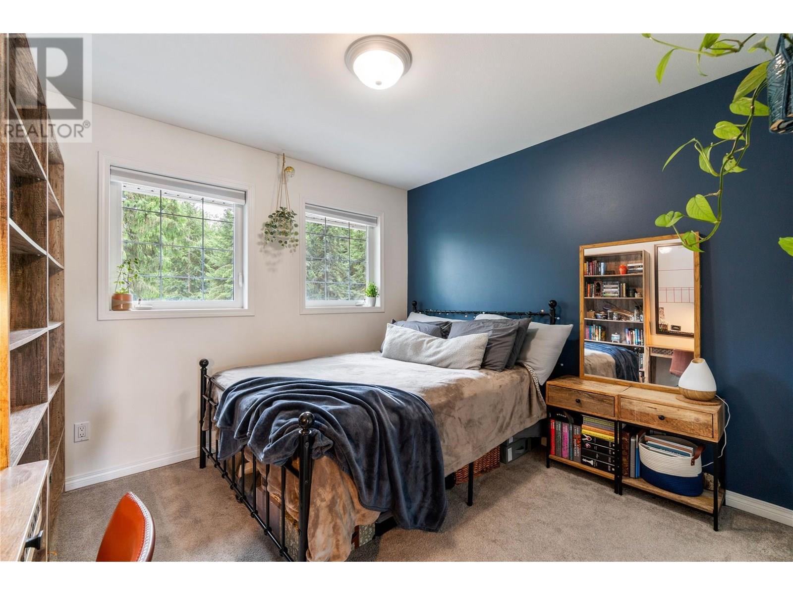 2662 Blind Bay Road, Blind Bay, BC - Indoor Photo Showing Bedroom