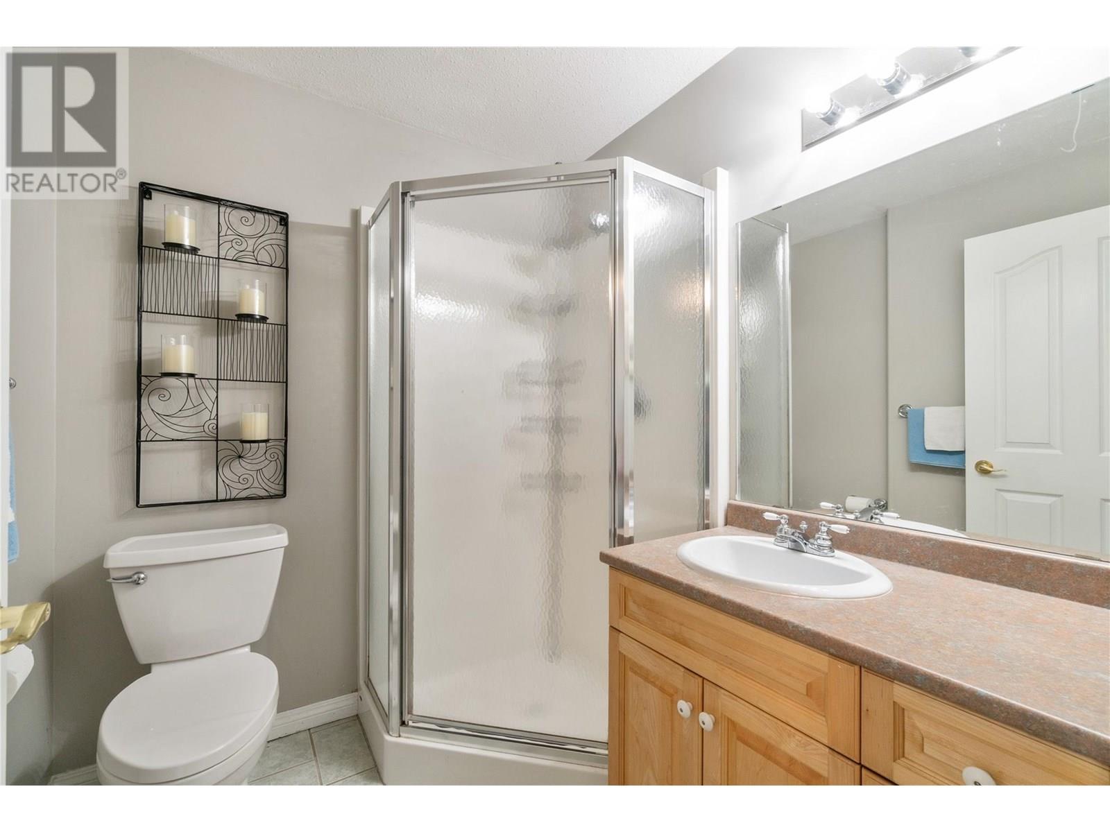 2662 Blind Bay Road, Blind Bay, BC - Indoor Photo Showing Bathroom