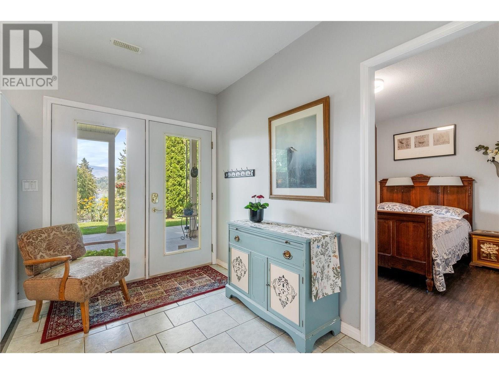 2662 Blind Bay Road, Blind Bay, BC - Indoor