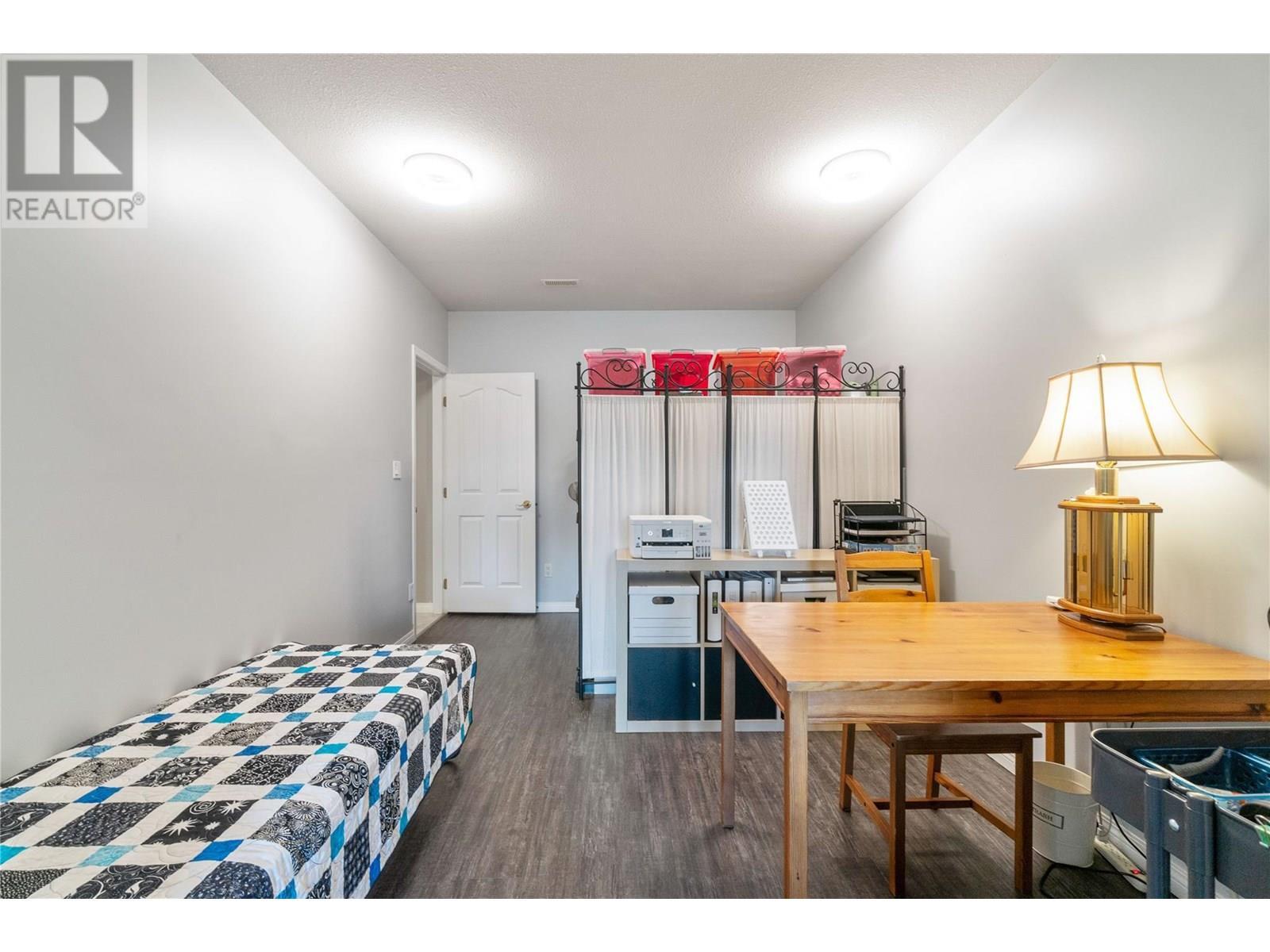 2662 Blind Bay Road, Blind Bay, BC - Indoor Photo Showing Bedroom
