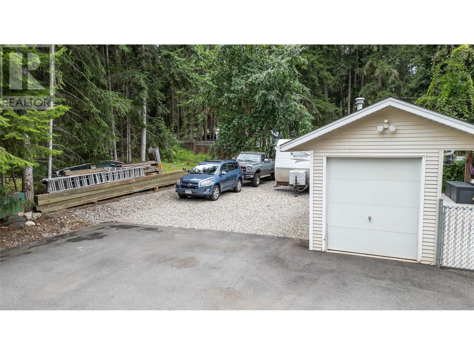 2662 Blind Bay Road, Blind Bay, BC - Outdoor