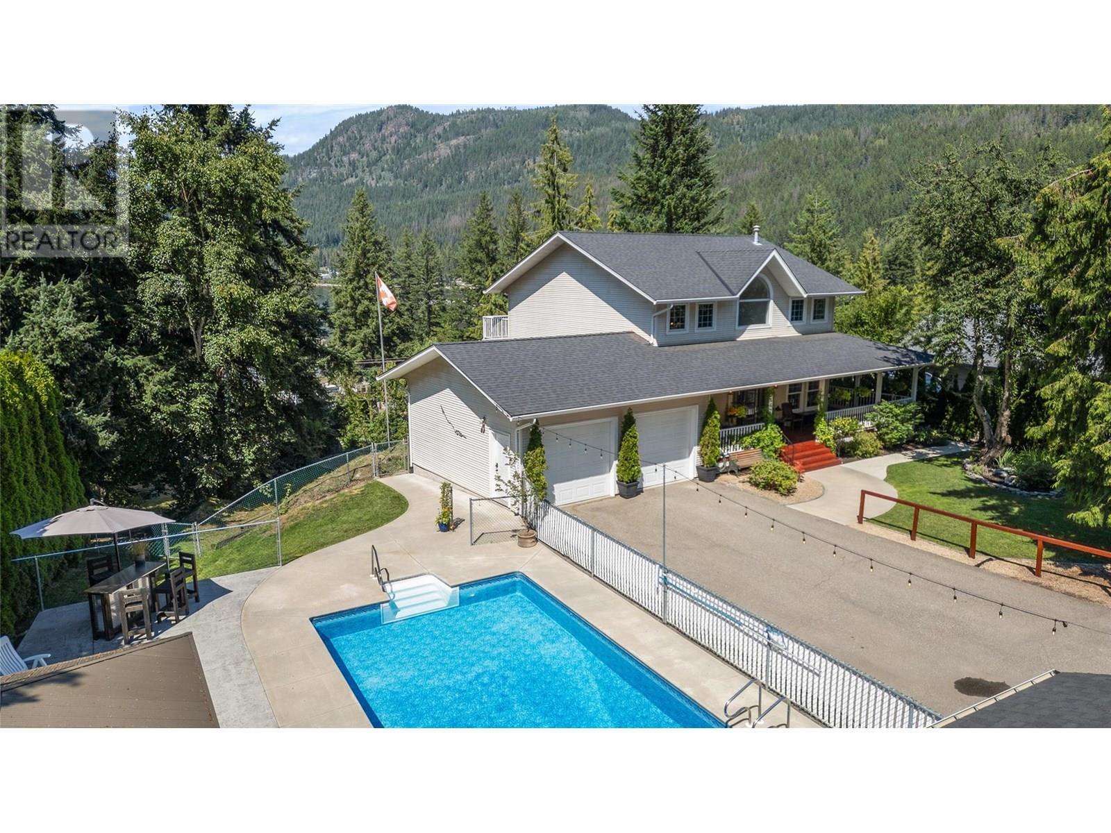 2662 Blind Bay Road, Blind Bay, BC - Outdoor With In Ground Pool With Deck Patio Veranda