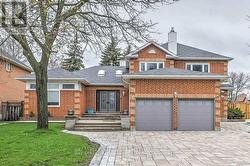 2 LONSDALE COURT Markham, ON L3R 7T6
