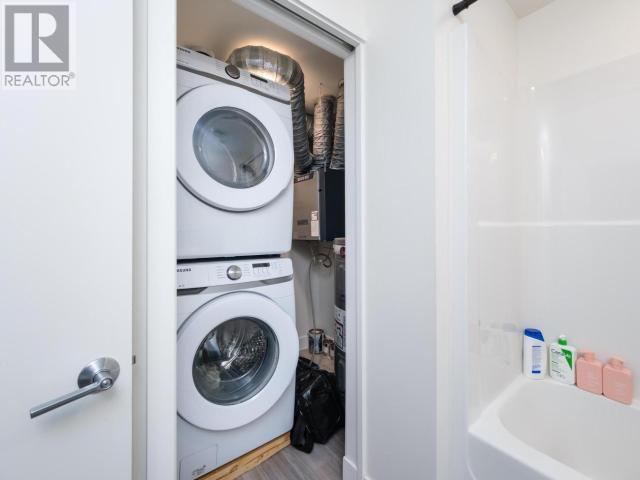 2-20 Wann Road, Whitehorse, YT - Indoor Photo Showing Laundry Room
