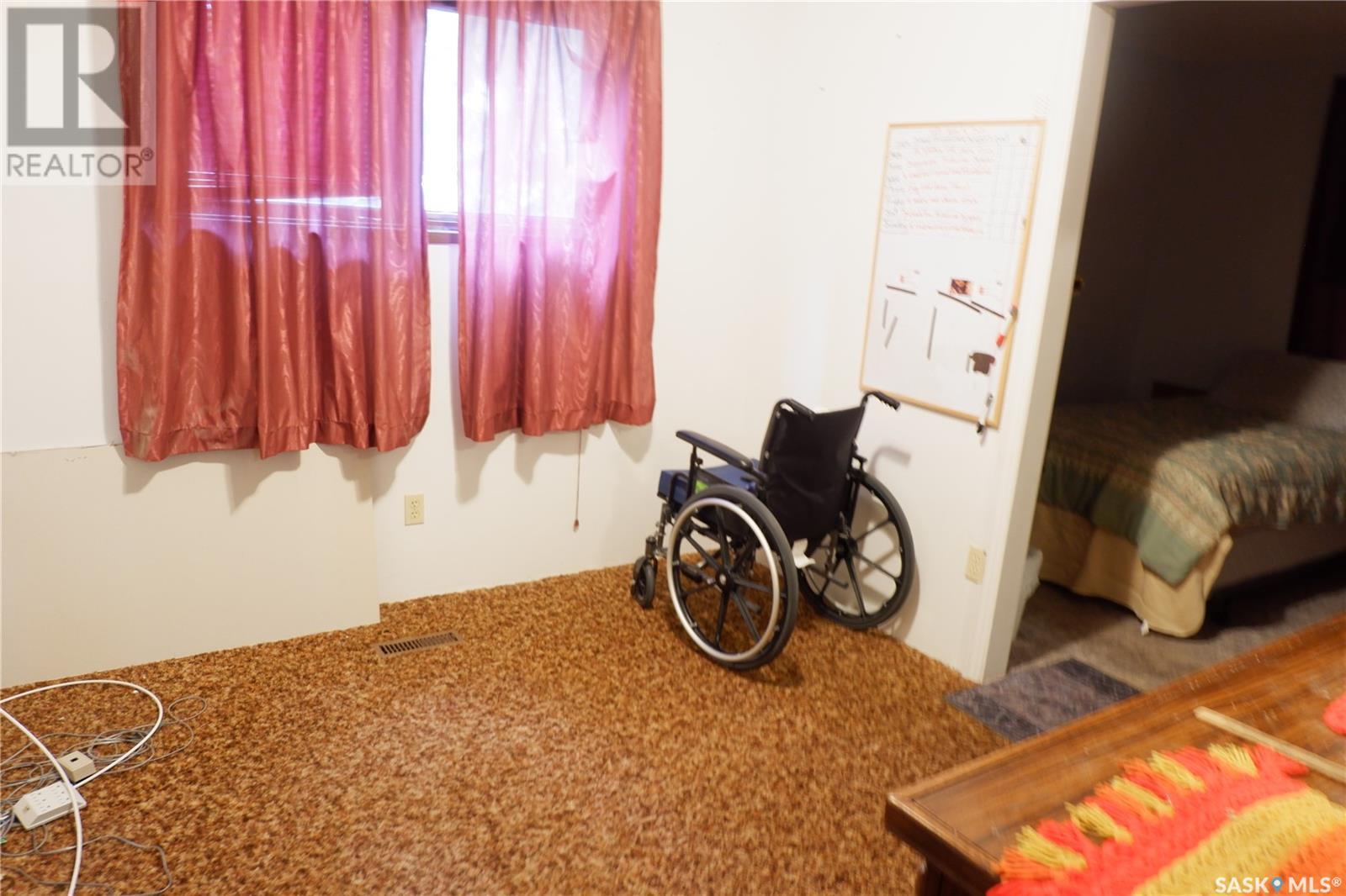 235 King Street, Coronach, SK - Indoor Photo Showing Bedroom