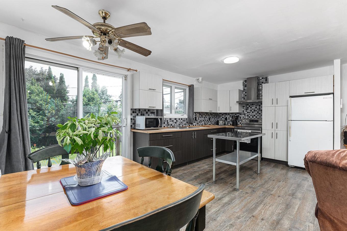 Kitchen - 330 Rue Rideau, Châteauguay, QC - Indoor Photo Showing Dining Room