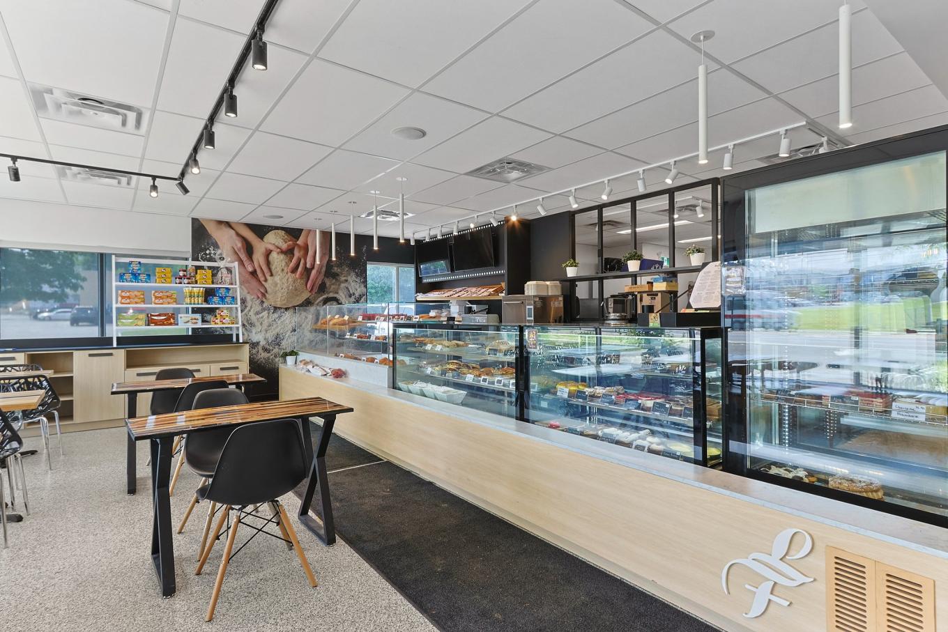 Interior - 108 Rue Principale, Châteauguay, QC - Indoor Photo Showing Other Room