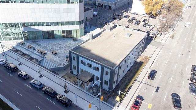387 Broadway, Winnipeg, MB