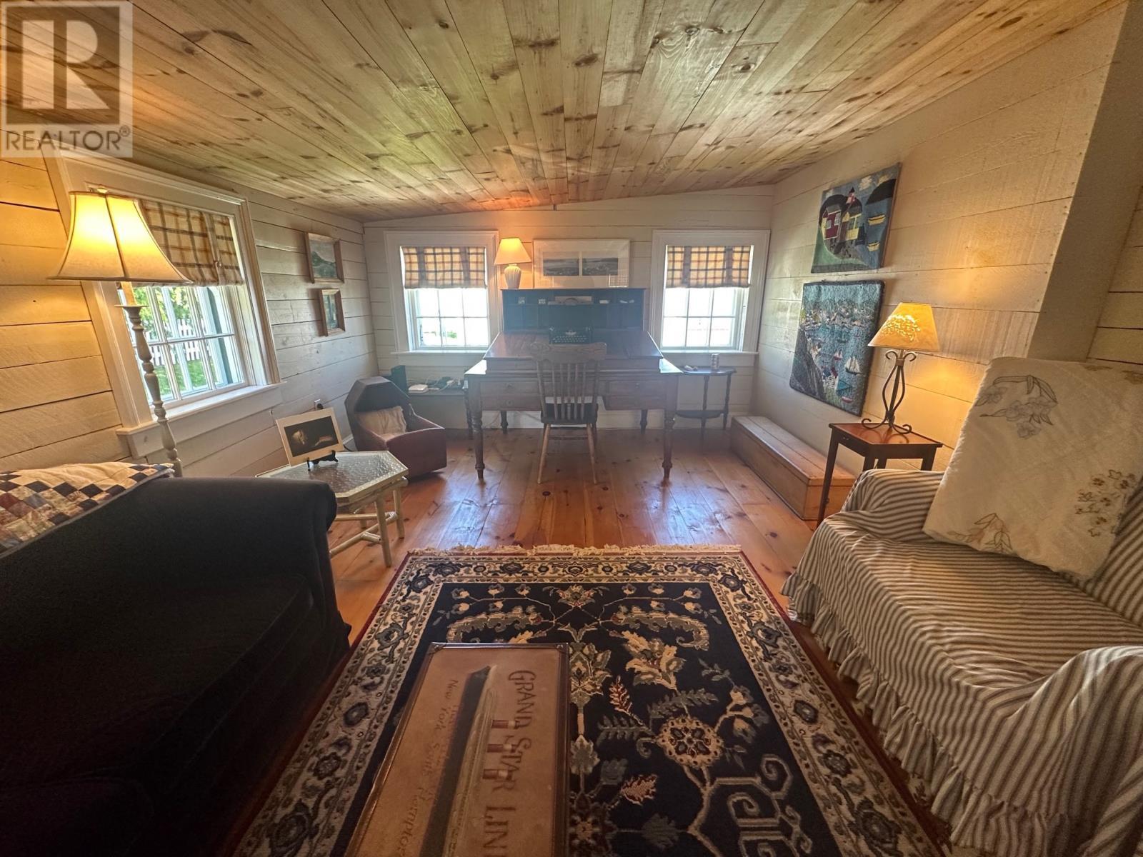 19 West Street, Trinity, NL - Indoor