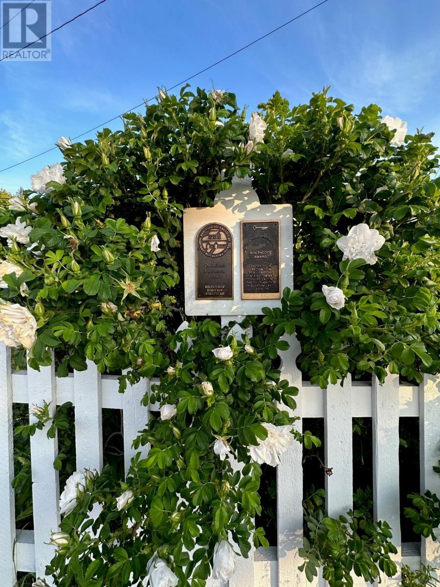 19 West Street, Trinity, NL - Outdoor