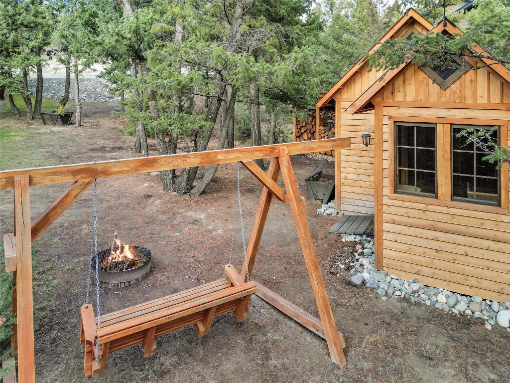 Copper Point Way, Windermere, BC - Outdoor