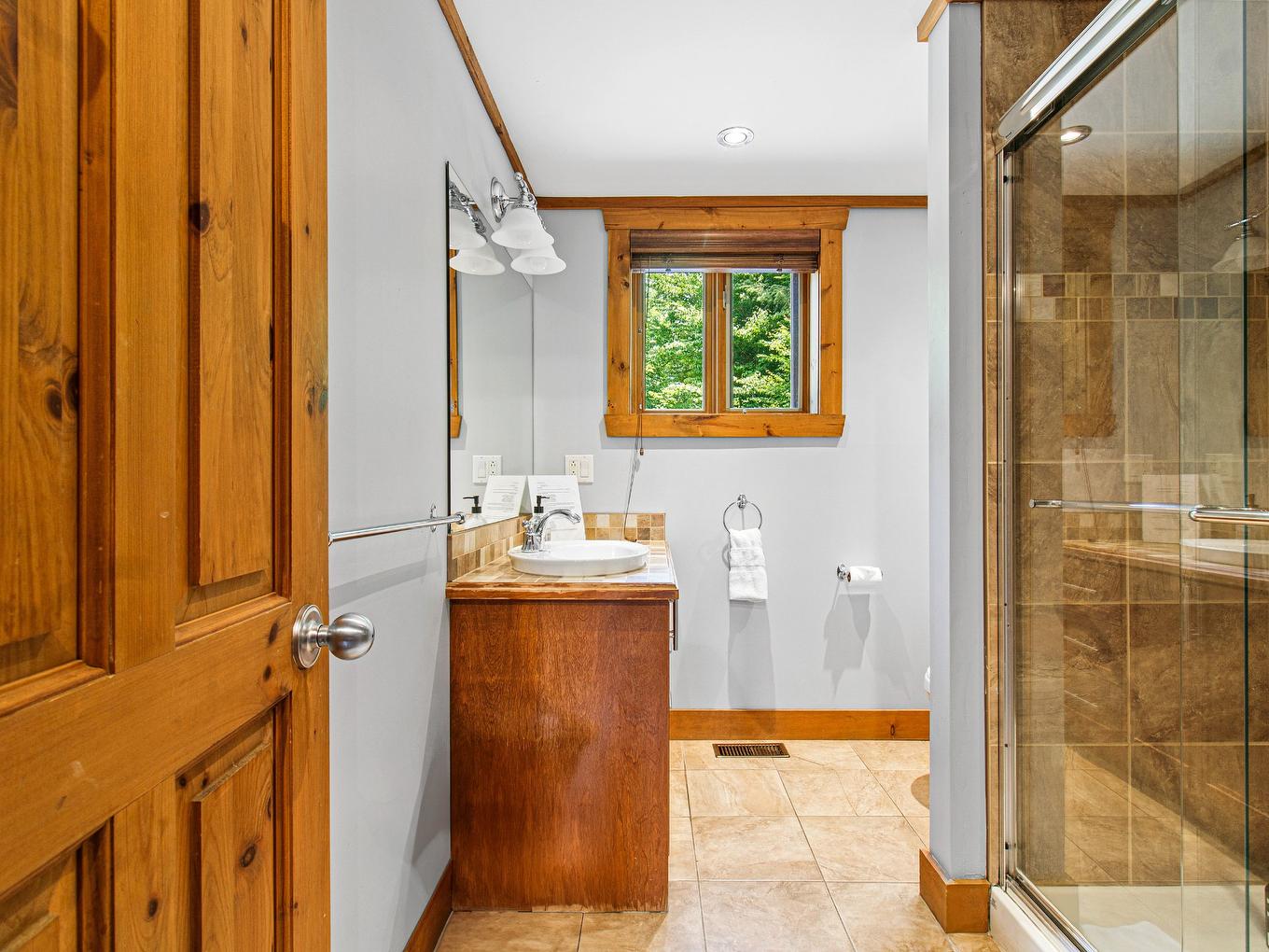 Salle de bains - 570 Ch. Des Pionniers, Labelle, QC - Indoor Photo Showing Bathroom