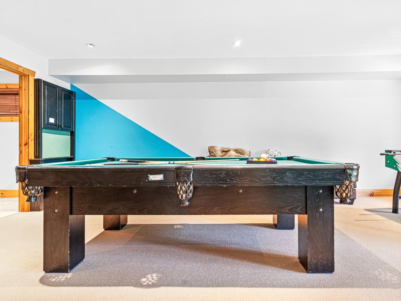 Salle de jeux - 570 Ch. Des Pionniers, Labelle, QC - Indoor Photo Showing Other Room