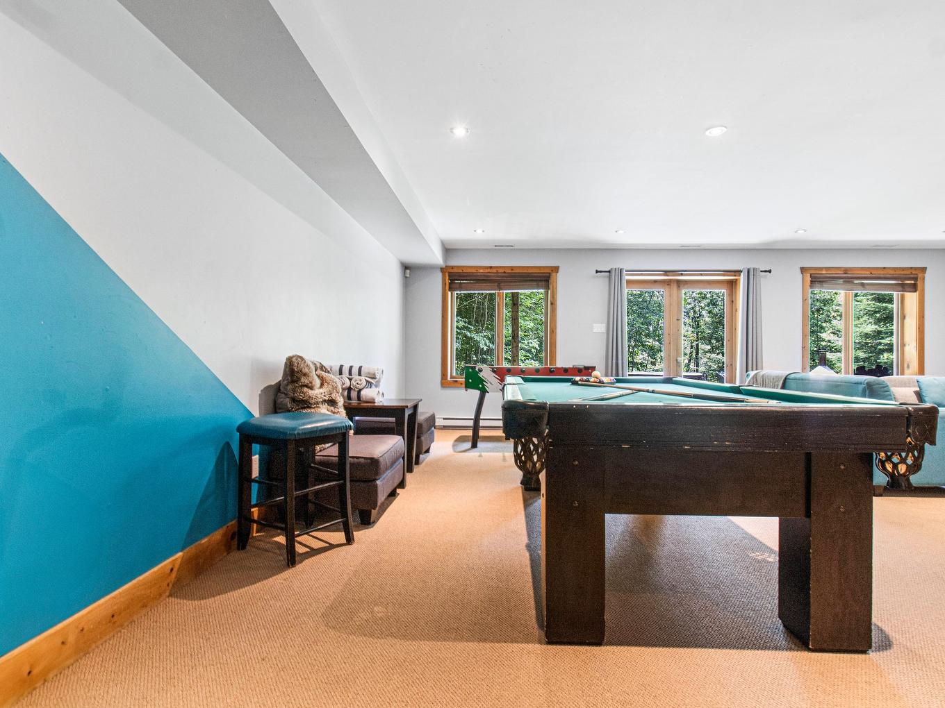 Salle de jeux - 570 Ch. Des Pionniers, Labelle, QC - Indoor Photo Showing Other Room