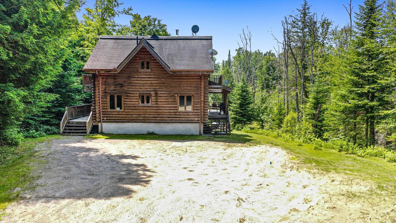 Entrée extérieure - 570 Ch. Des Pionniers, Labelle, QC - Outdoor