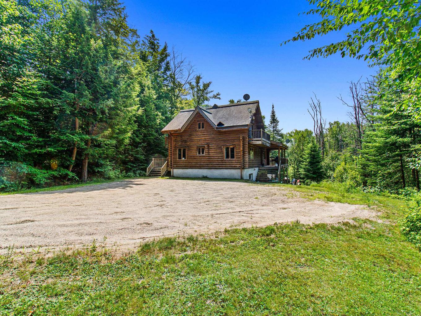Face arrière - 570 Ch. Des Pionniers, Labelle, QC - Outdoor