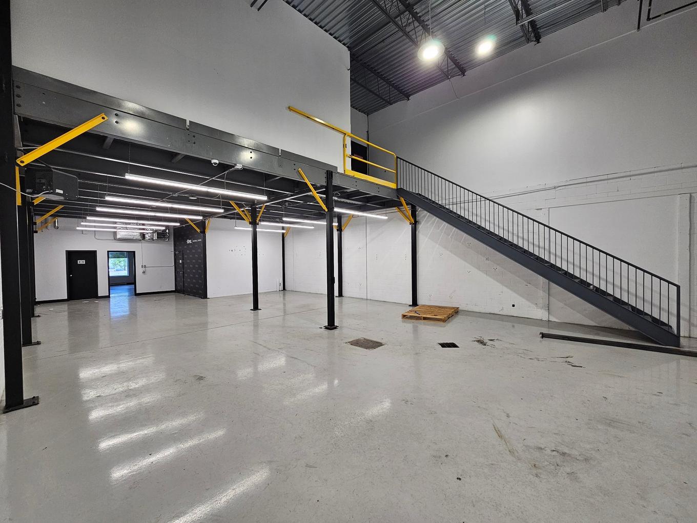 Garage - 112-1180 - 1190 Rue Lévis, Terrebonne (Lachenaie), QC