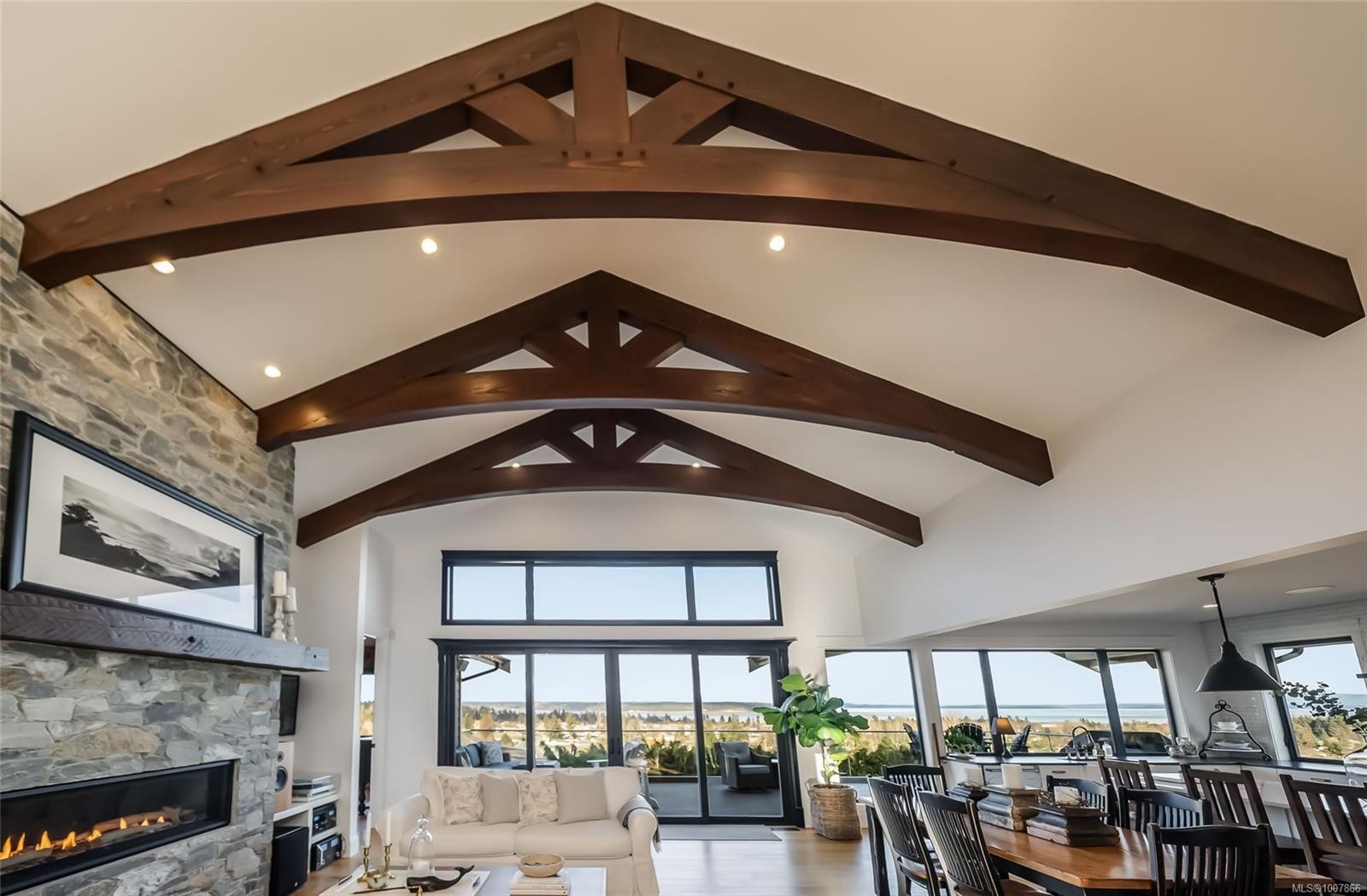 754 Nelson Rd, Campbell River, BC