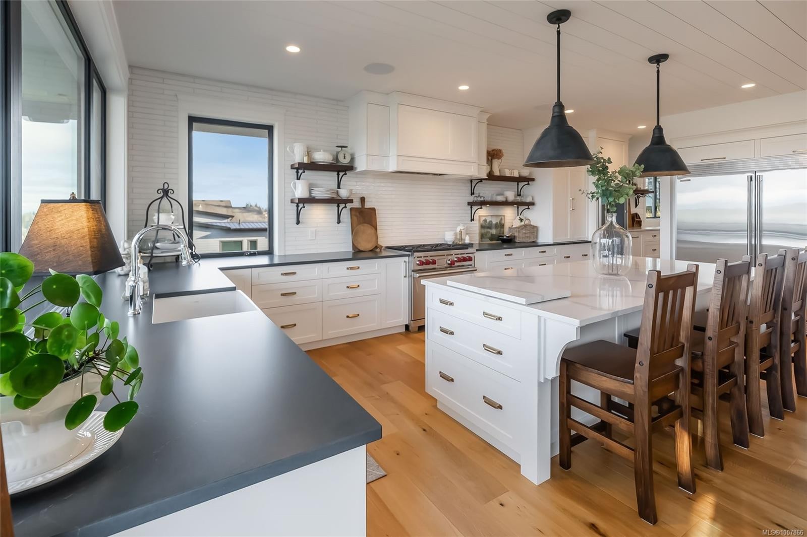 754 Nelson Rd, Campbell River, BC