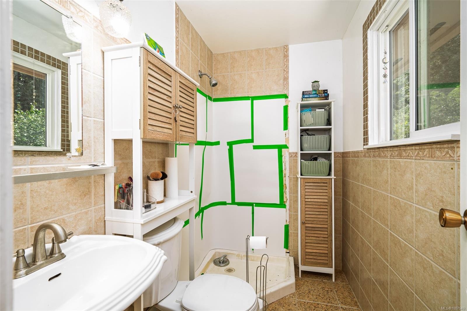 540 Macmillan Dr, Sayward, BC