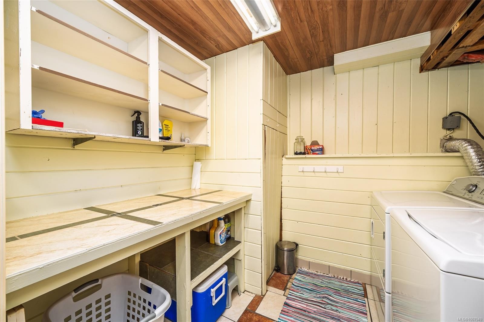 540 Macmillan Dr, Sayward, BC