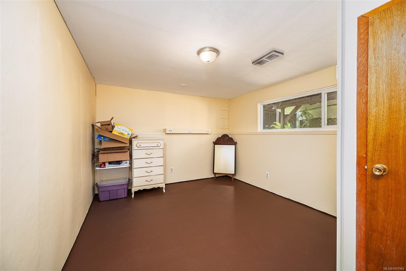 540 Macmillan Dr, Sayward, BC