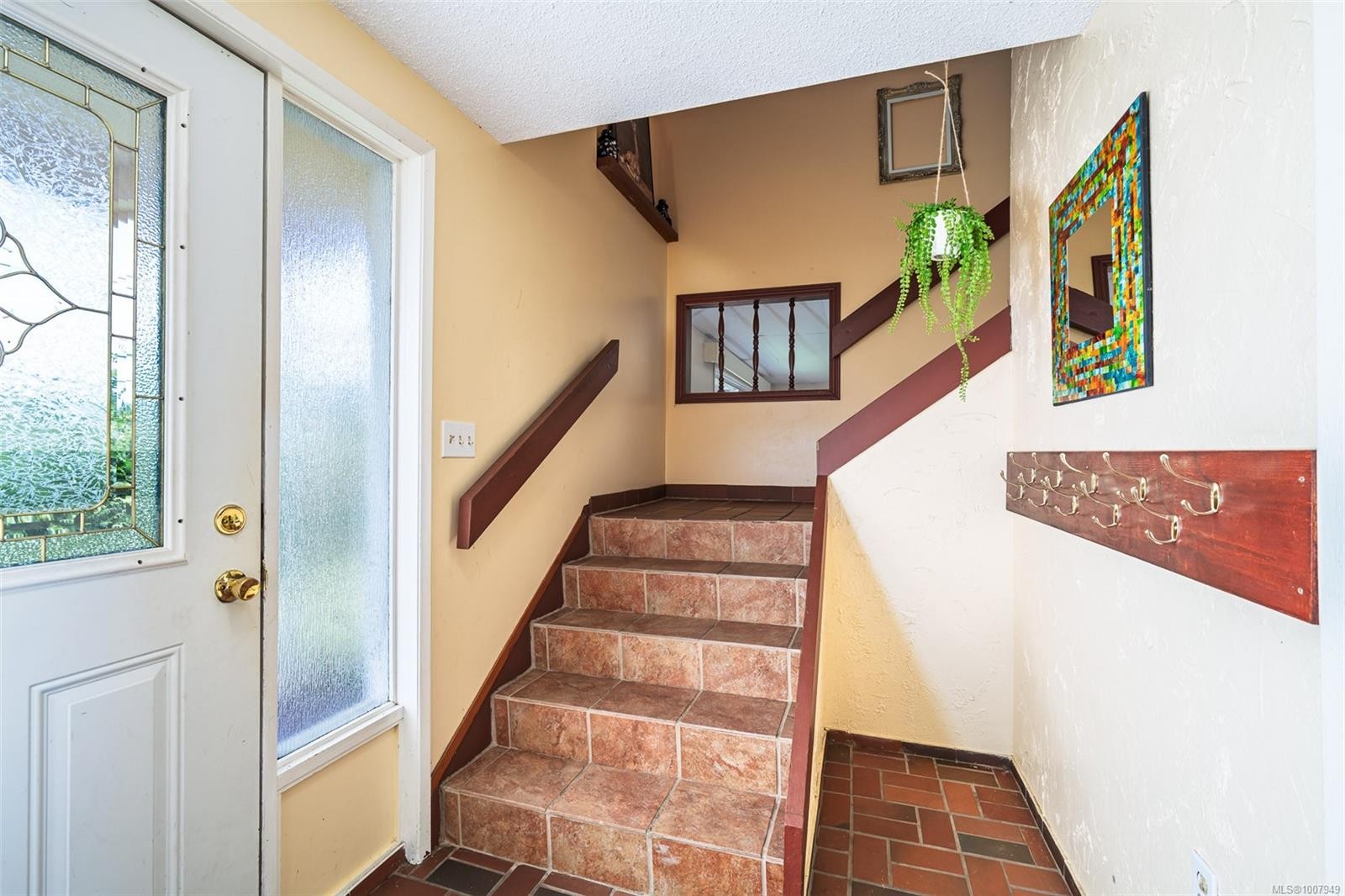 540 Macmillan Dr, Sayward, BC