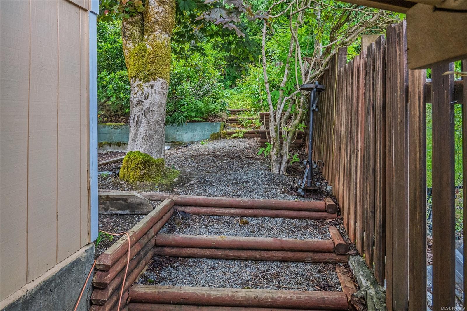 540 Macmillan Dr, Sayward, BC