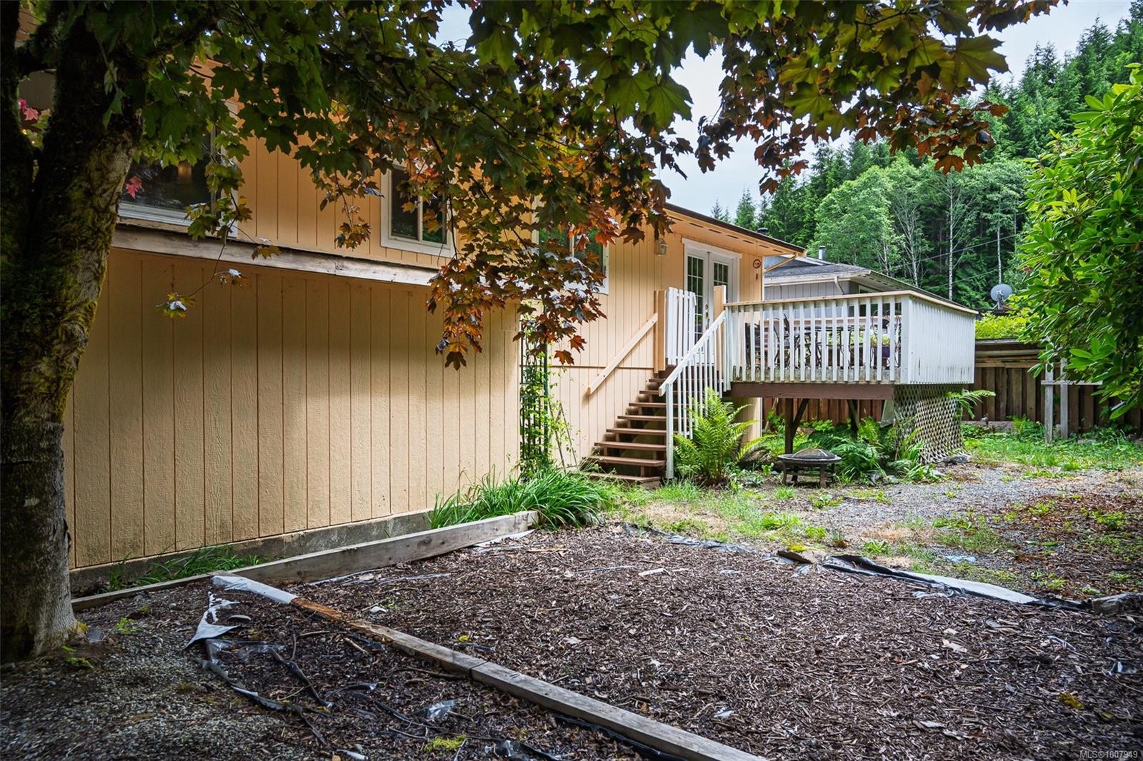 540 Macmillan Dr, Sayward, BC