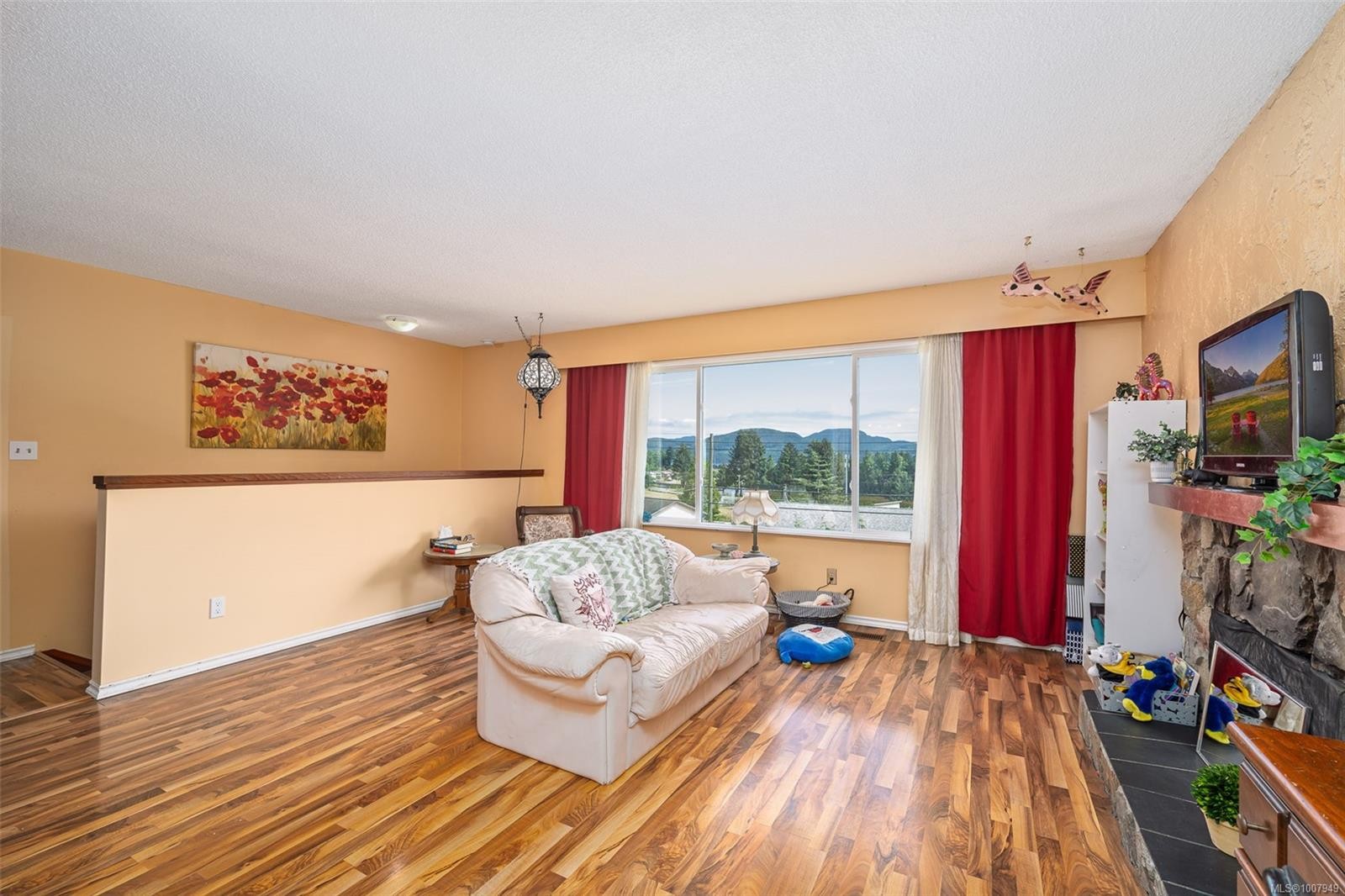 540 Macmillan Dr, Sayward, BC