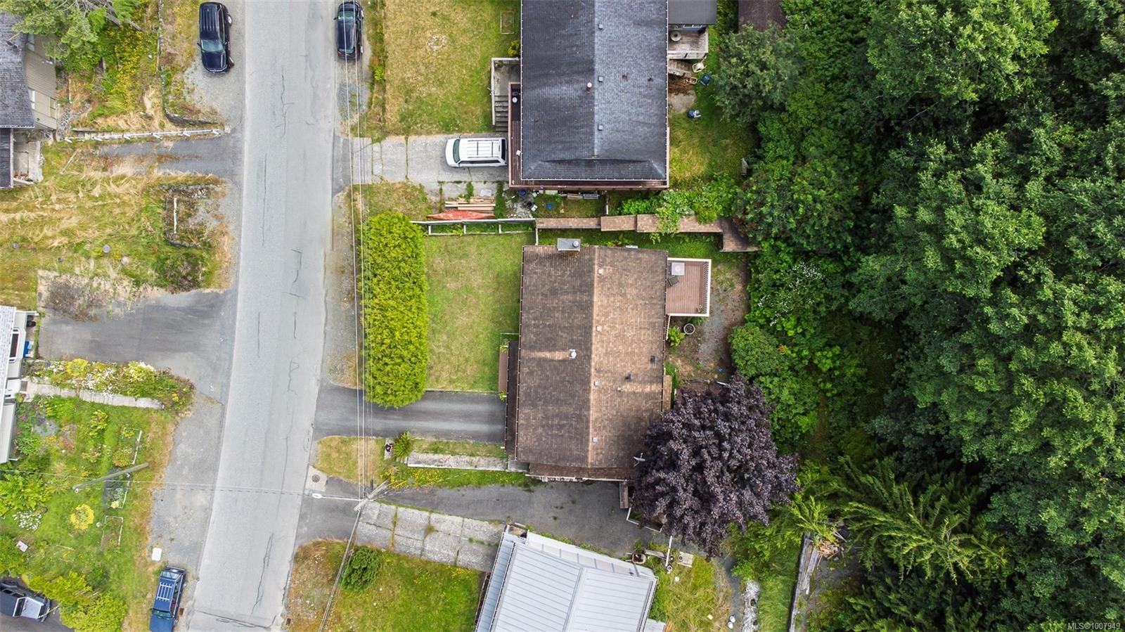 540 Macmillan Dr, Sayward, BC